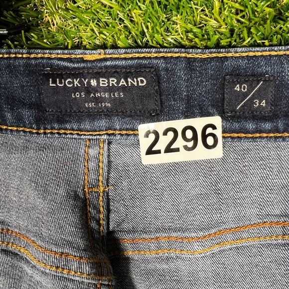 Lucky Brand Mens Jeans 40x34 Dark Wash Straight Leg Denim Blue Pants - Picture 2 of 5